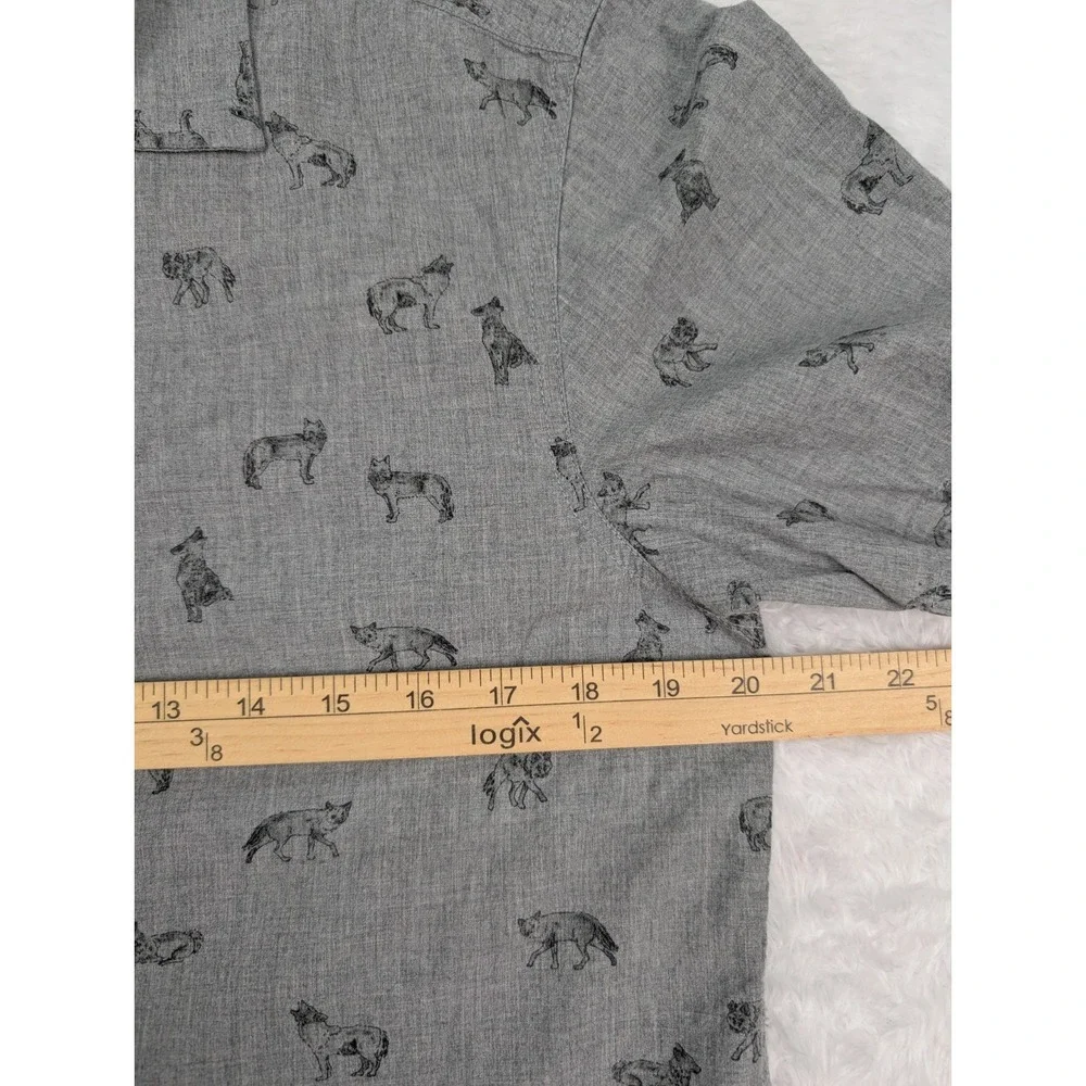The North Face Men's M Wolf Print Short Sleeve Button Down Shirt Gray Gorpcore